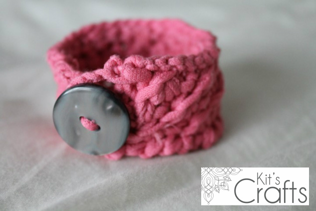 Kit's Crafts - T-Shirt Yarn Star Bracelet