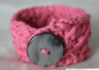 Kit's Crafts - T-Shirt Bracelet