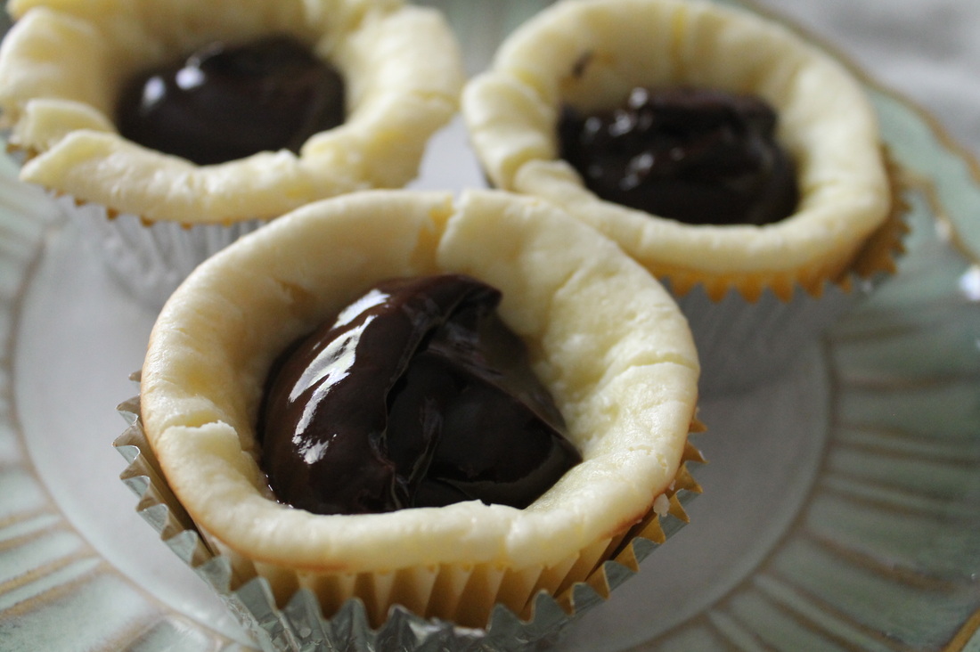 Chocolate filled Cheesecake Cupcakes