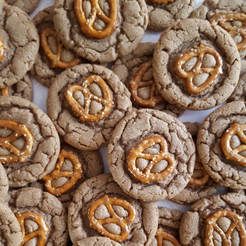Kit's Crafts - Nutella Pretzel Cookies